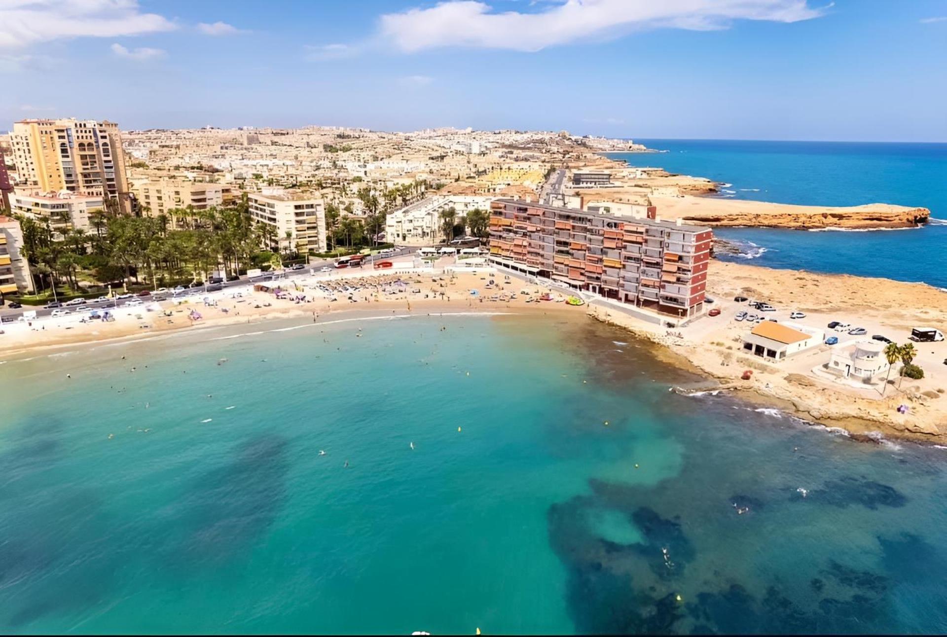 Sunny Bungalow Near The Sea And Petanque Field Appartement Torrevieja Buitenkant foto
